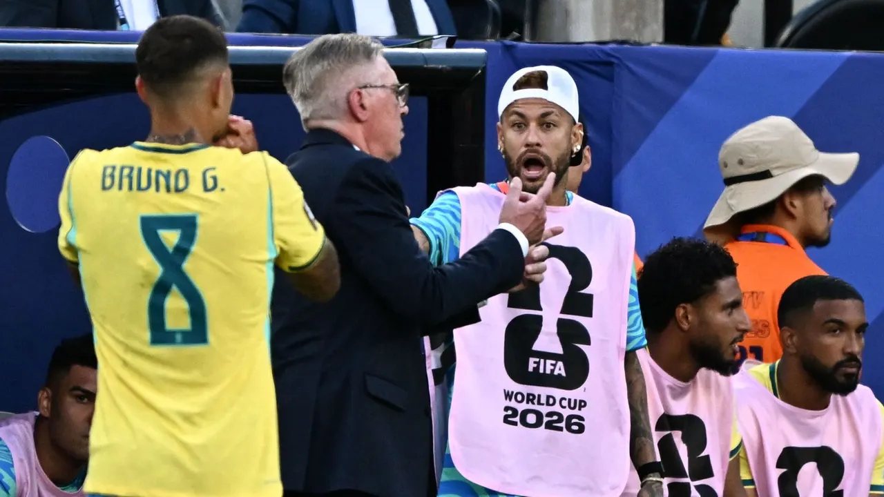 “ذهب باسمه لا بجسمه”: نجم الهلال السابق ينتقد أنشيلوتي بسبب نيمار .. ويوجه نصائح للمنتخب السعودي!
